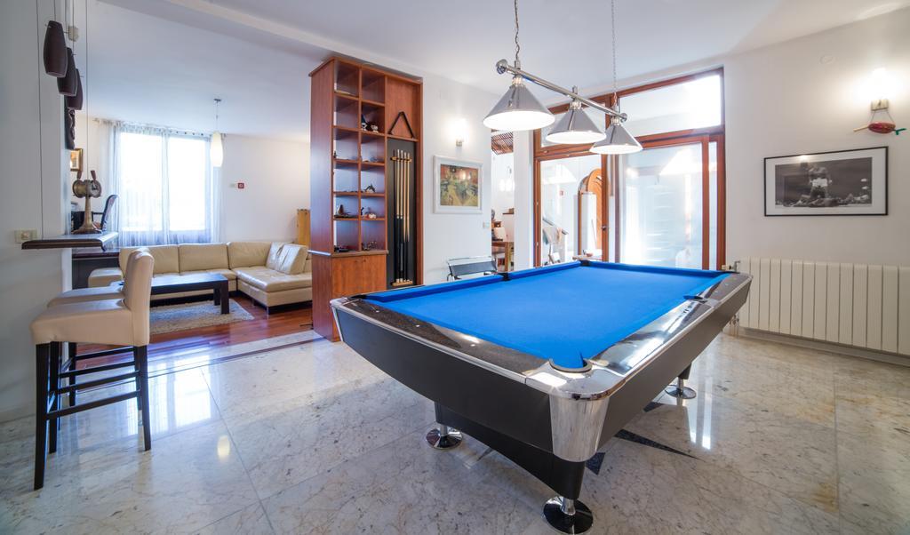 Style Apartment Split Luaran gambar